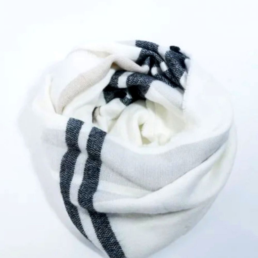 Akira Keepa‎ Plaid Infiniti Scarf